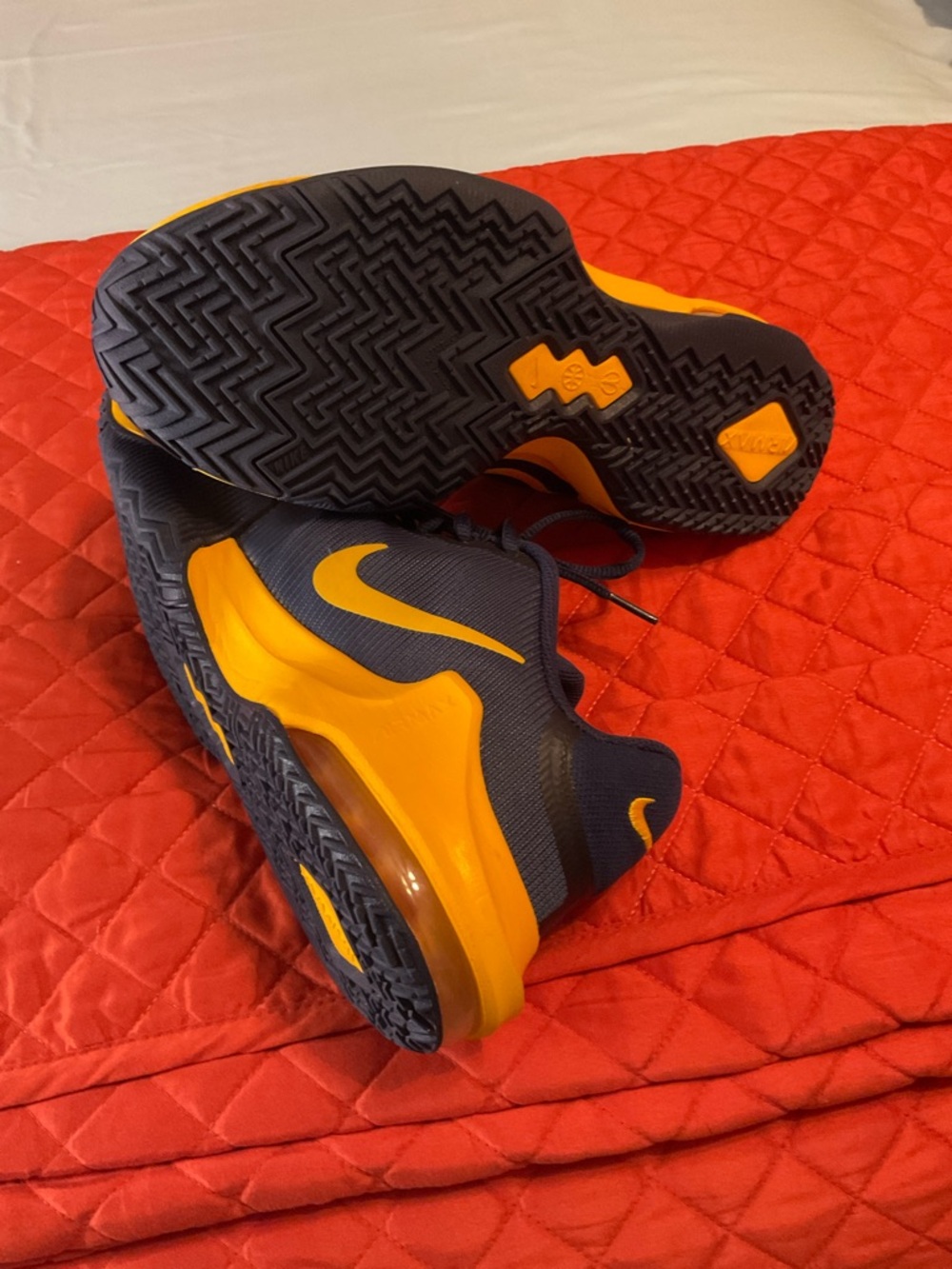 Nike Air Max Men's Navy and Yellow Athletic Sneakers - Picture 3 of 4